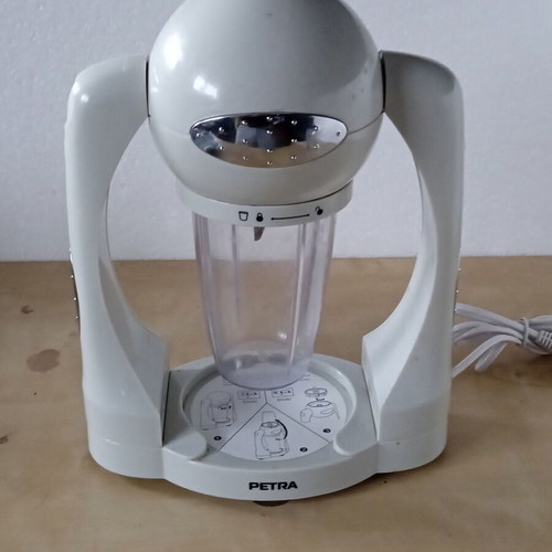 Μηχανή Blender Smoothie maker Petra μεταχειρισμένη με τρεις πλαστικές κανάτες