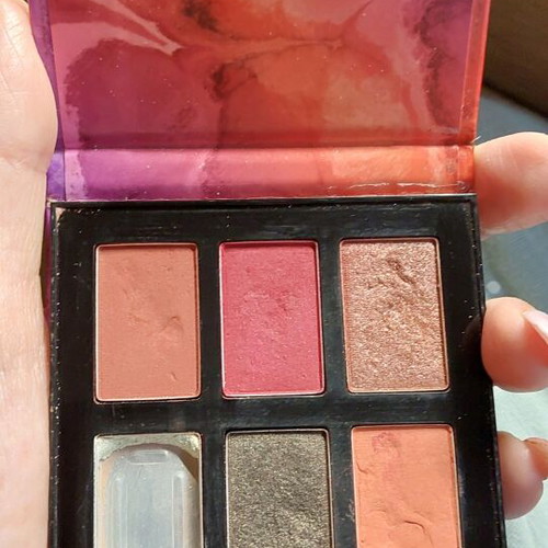 Avon Into the Sunset summer eyeshadow palette with coral Dust and Cream shadow gift