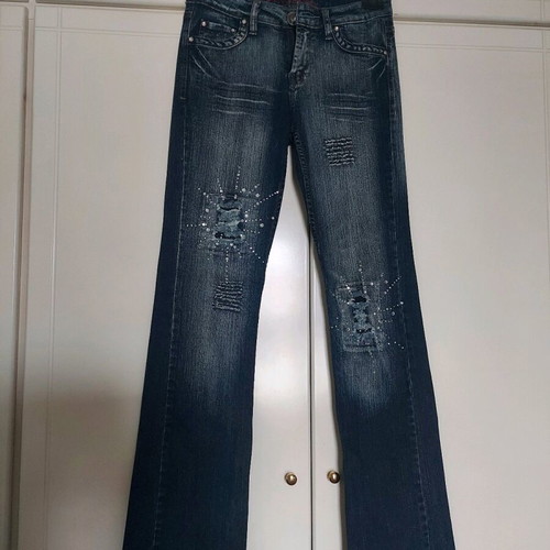 Γυναικείο Blue Jean παντελόνι σαν καινούργιο, μπλε με σκισίματα και στρας