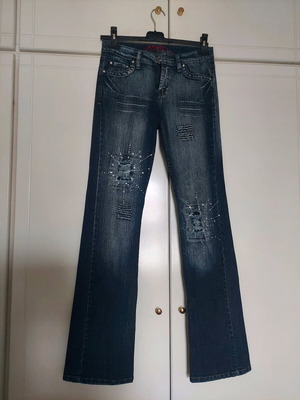 Γυναικείο Blue Jean παντελόνι σαν καινούργιο, μπλε με σκισίματα και στρας