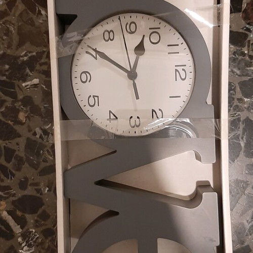 Analog tabletop clock like new