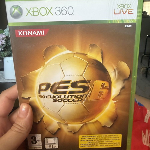 Xbox football games set, like new, pack of 4