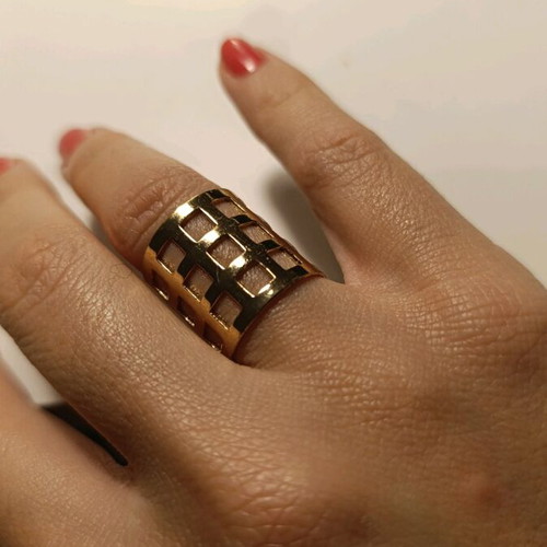 Ring like new, size 17
