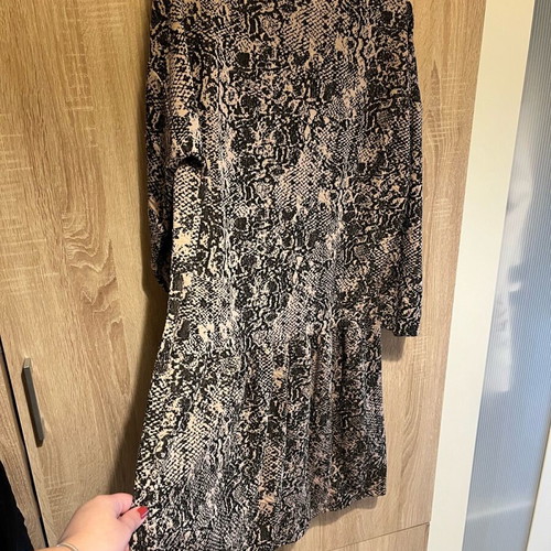 Zara dress No L like new, black and beige