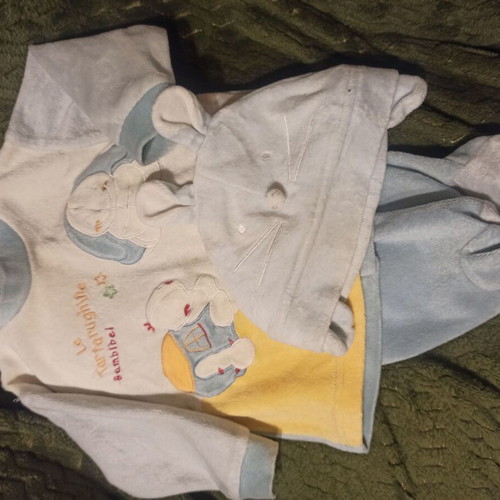 Winter baby boy clothing set 3-6 months used with 2 shorts gift