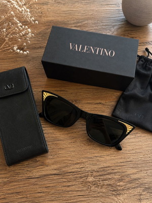 Valentino sunglasses with cat eye shape and gold detail