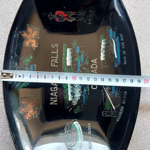 Decorative item from Canada like new, plastic