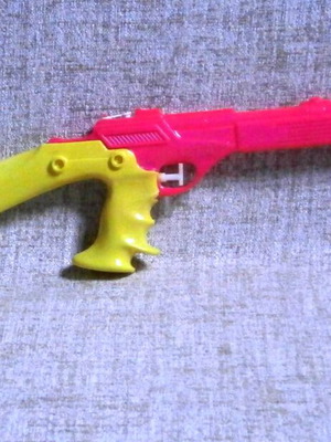 Space toy plastic water gun new vintage