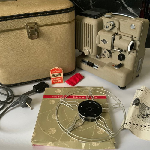 Eumig P8 8mm Film Projector vintage complete set like new