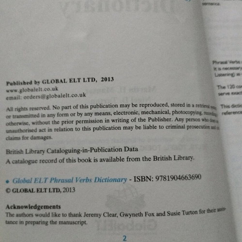 Phrasal Verbs Dictionary Global ELT 2013 like new
