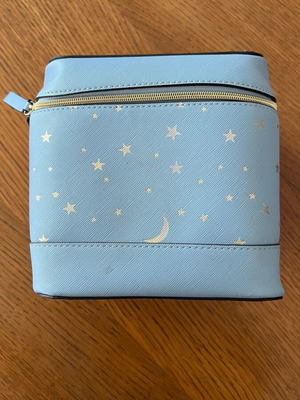 Estée Lauder toiletry bag with mirror like new