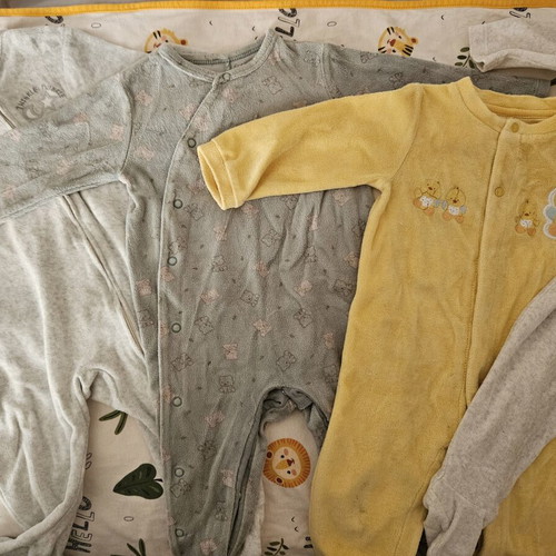 Baby rompers used, pack of 5 with Mothercare and Prenatal