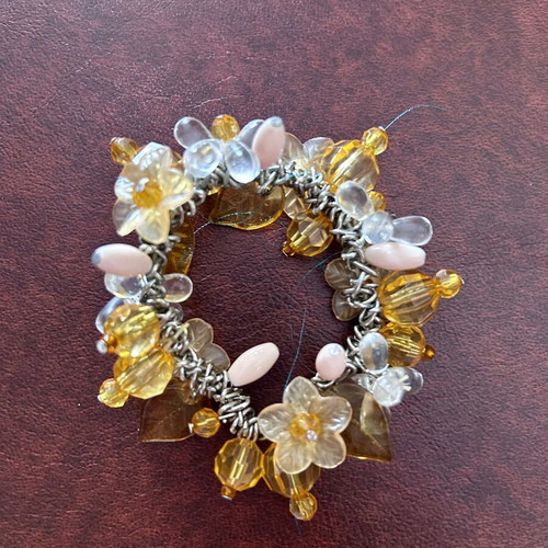 Bracelets used, pack of 4, white and pink