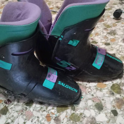 Ski boots used