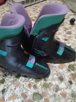 Ski boots used