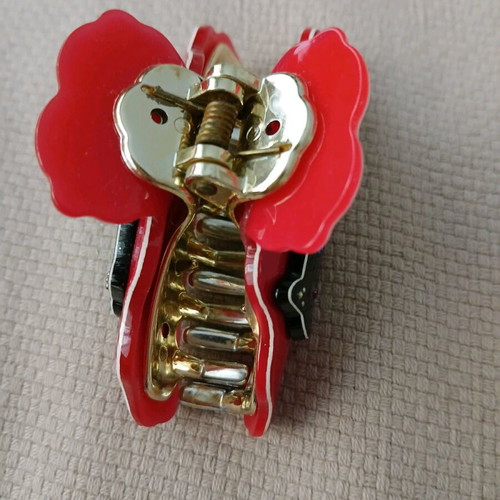 Artstar hair clip red with cat design like new