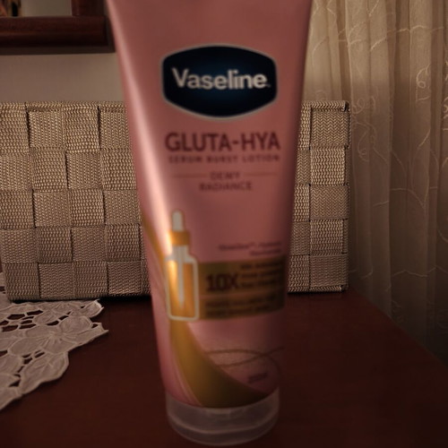 Vaseline Gluta-Hya body lotion like new, rose scent