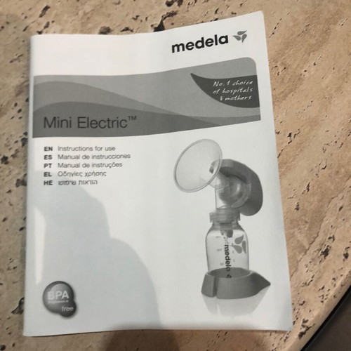 Medela Breast Pump like new with accessories