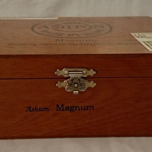 Ashton Magnum cigar box used, wooden