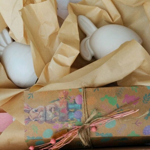 Handmade Easter candle with removable bunny and plaster decorative gift set