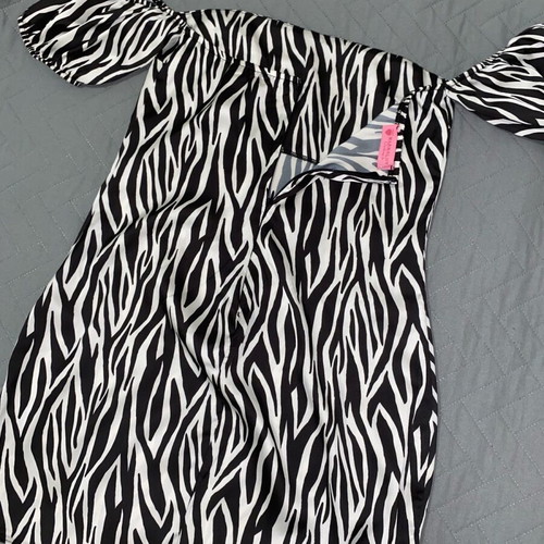 Mini dress like new, short tight fit, size XS, with zipper