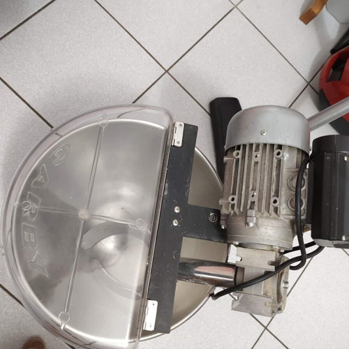 Garby dough mixer like new, 10 liters capacity