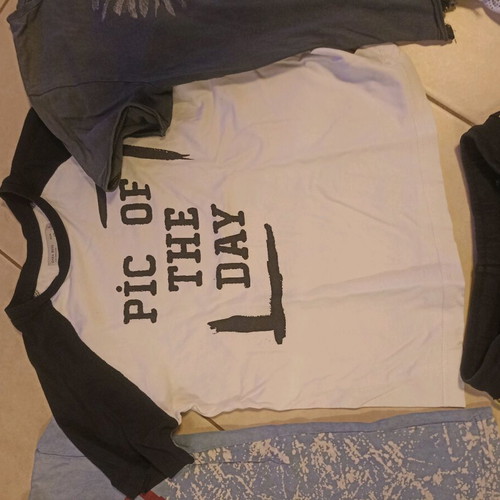 Pack of 4 used short-sleeve t-shirts for 9-year-old boy