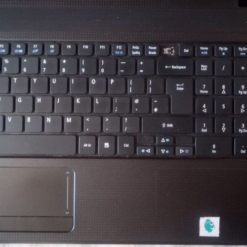 Acer laptop used, no battery, charger works, speaker issues, SSD