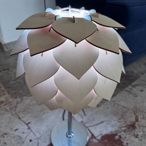 Wooden table lamp like new with color changing feature