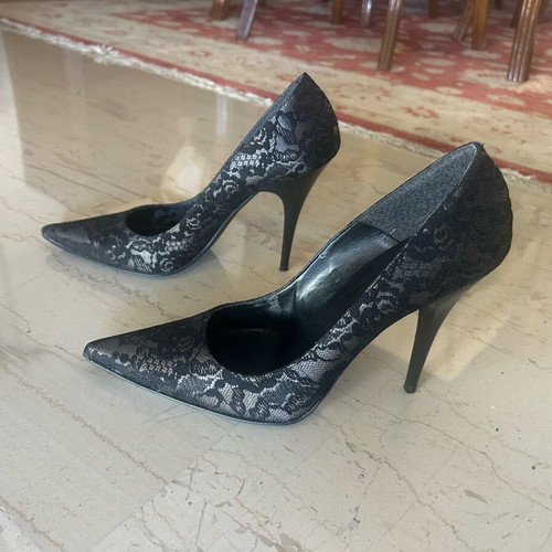 Handmade lace pumps like new, size 39