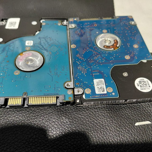 2 pieces 320 GB 2.5" HDD hard drives