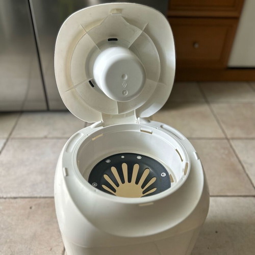 Tommee Tippee diaper disposal bin used, twist & click, 30 film capacity