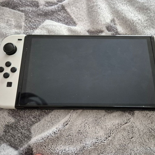 Nintendo Switch OLED конзола комплект като нов с джойкон и волан