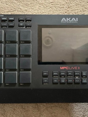 MPC Live II με decksaver και Magma τσάντα μεταφοράς σαν καινούργιο