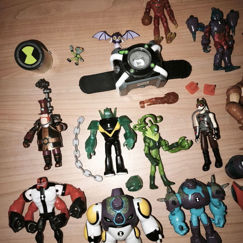 Ben 10 figures collection used with Giochi Preziosi & Deluxe Omnitrix Watch