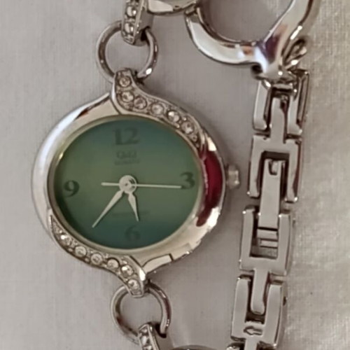 Q&Q Vintage Women's Watch Bracelet with Strass used