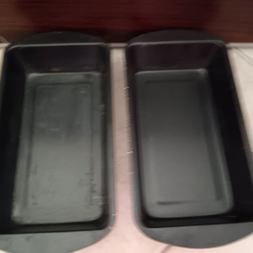 Cake pans used, set of 2 pieces