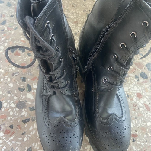 Migato black ankle boots size 39 like new with brogue details