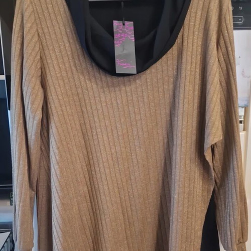 Women's Plus Size Blouse new, black and gold, XXL