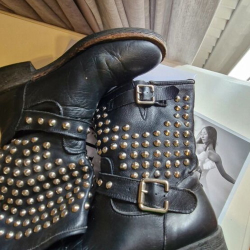 Relish leather boots size 39 like new with silver studs