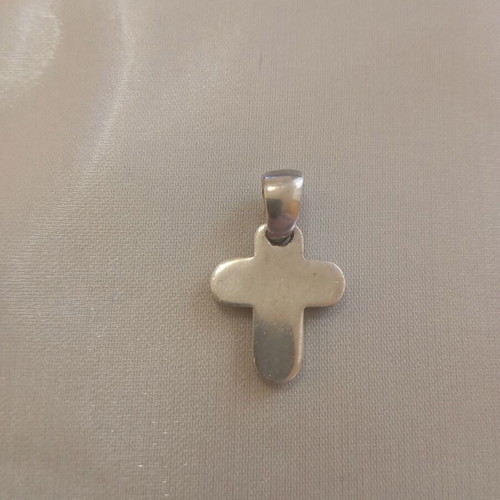 Silver cross pendant like new with polished finish