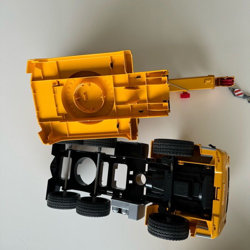 Man TC-4500 Bruder crane used with 360° rotation