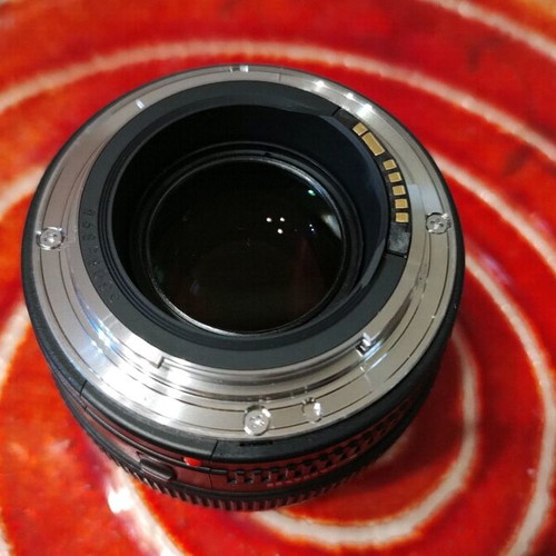 Canon Ultrasonic EF 50mm f/1.4 lens like new
