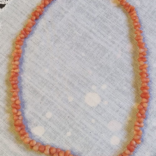 Coral necklace choker style, like new, 40 cm length, orange