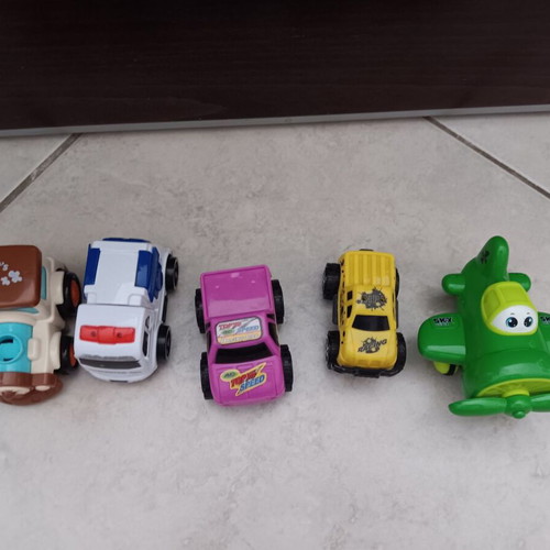 Toy cars used, in very good condition