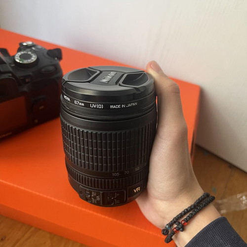 Nikon D60 camera kit used with 18-105mm VR lens, 2 batteries, cards, bag