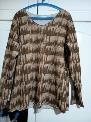 Women's blouse new gold with lining, very warm