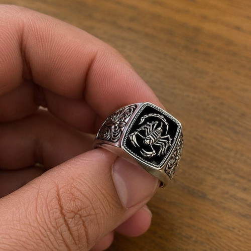 Men's Scorpion Ring vintage gothic style, new, silver and black