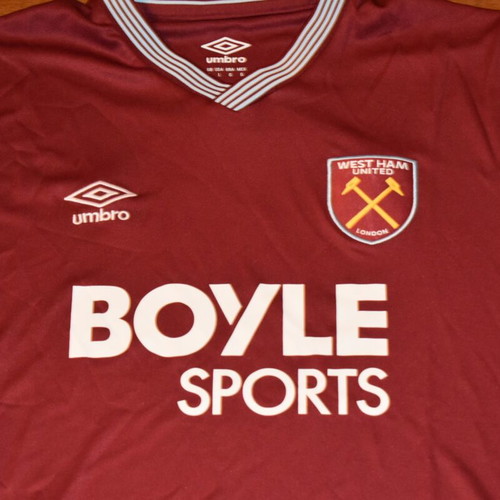 West Ham football jersey like new, official replica