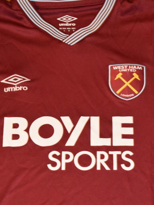 West Ham football jersey like new, official replica